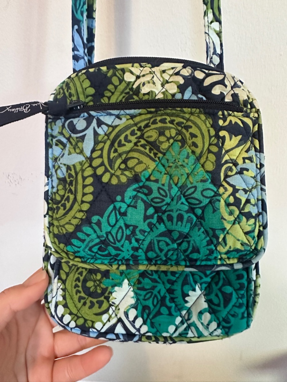 EUC Vera Bradley Crossbody Bag in Retired Caribbean Sea Paisley Green Pattern - Picture 2 of 9